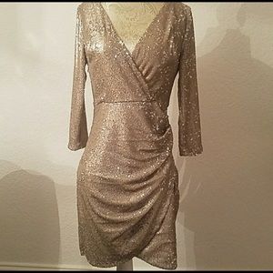 ❌SOLD TO LIVVY 🅿️🅿️ ❌ Lulus gold sequin dress
